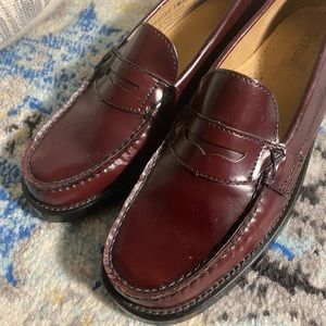 BASS and CO WEEJUNS Burgundy Penny Loafers Dress Shoes Size 8 1/2 M 156163 TW23